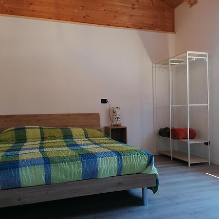 Agriturismo Bio Apipoli Lucino Eksteriør billede