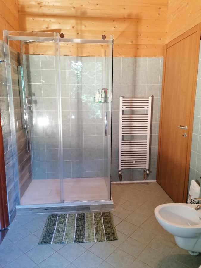 Agriturismo Bio Apipoli Lucino Eksteriør billede