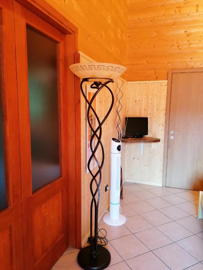 Agriturismo Bio Apipoli Lucino Eksteriør billede